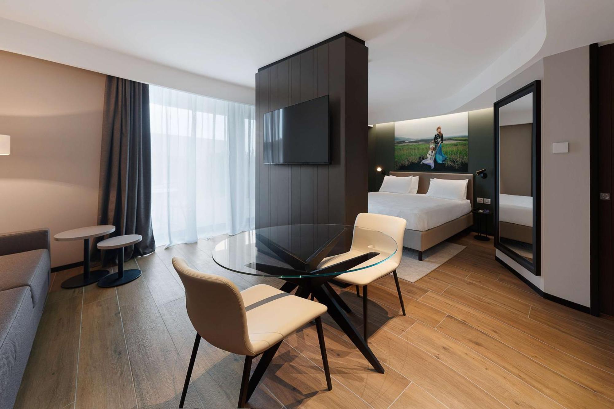 Radisson Blu Hotel, Bergamo Choruslife Exterior foto